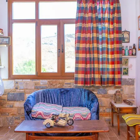 Quiet House At Mikri Vigla